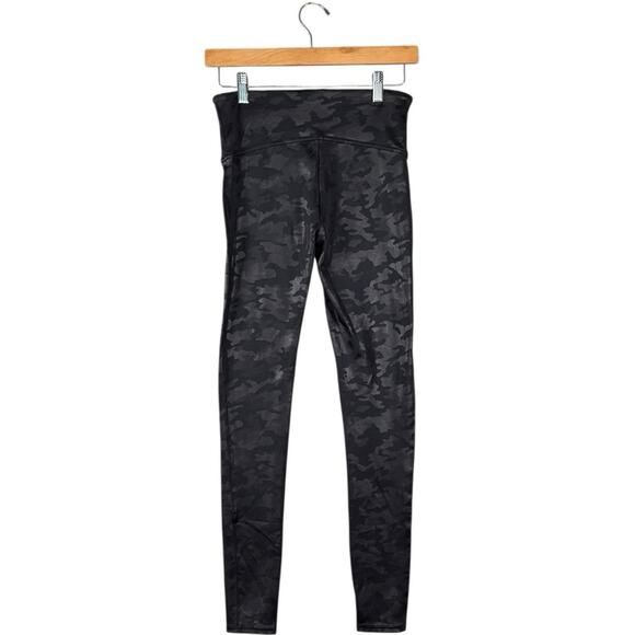 Spanx Leggings Women’s | Black Camo Print High Rise Compression | Medium - Picture 3 of 10